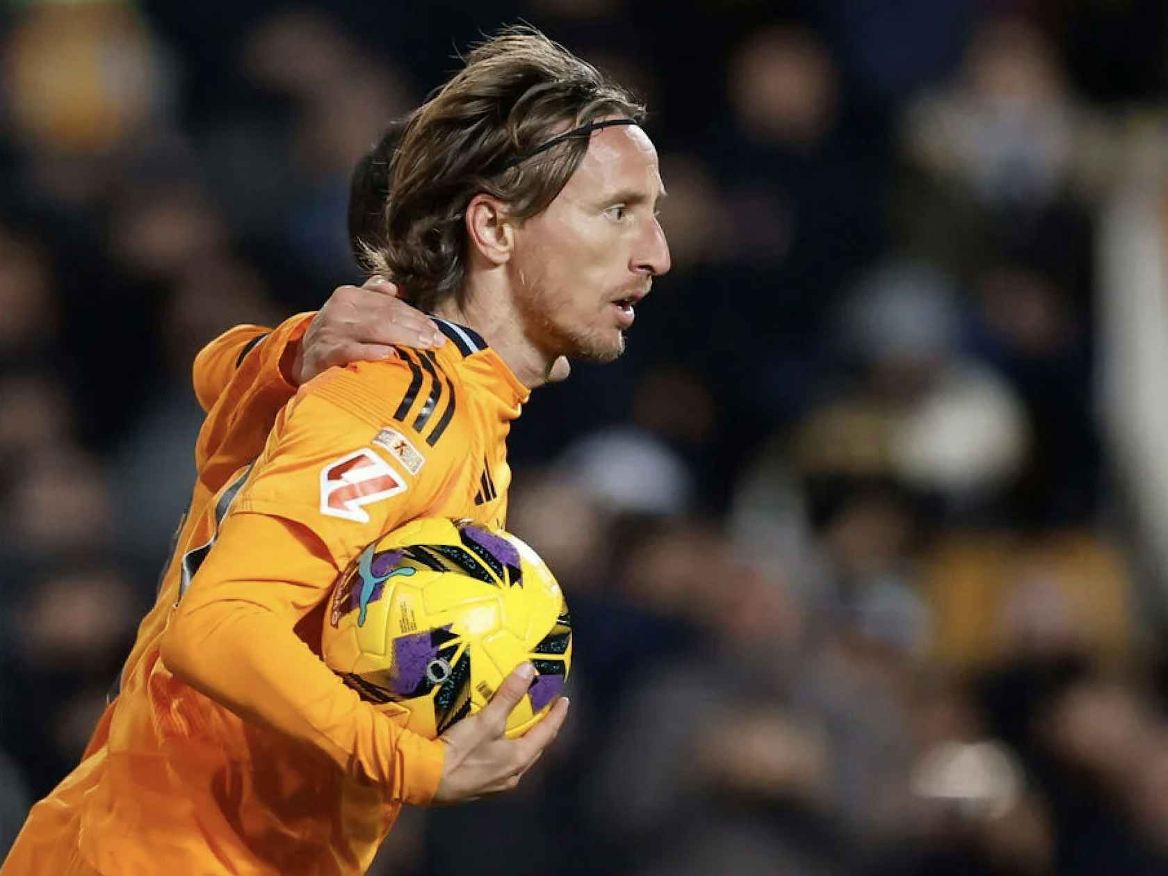 [亚冠]缺兵少将 上海海港全身而退